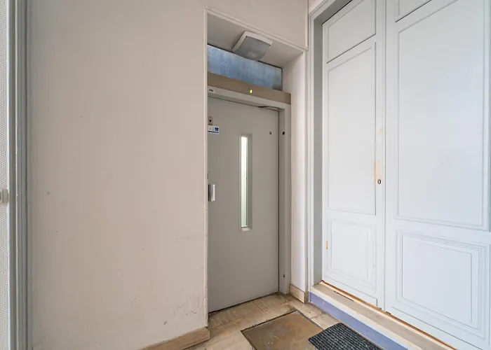 Superbe Climatise Avec Terrasse En Hyper Centre *