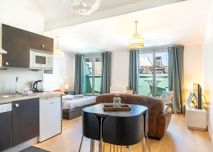 Superbe Climatise Avec Terrasse En Hyper Centre