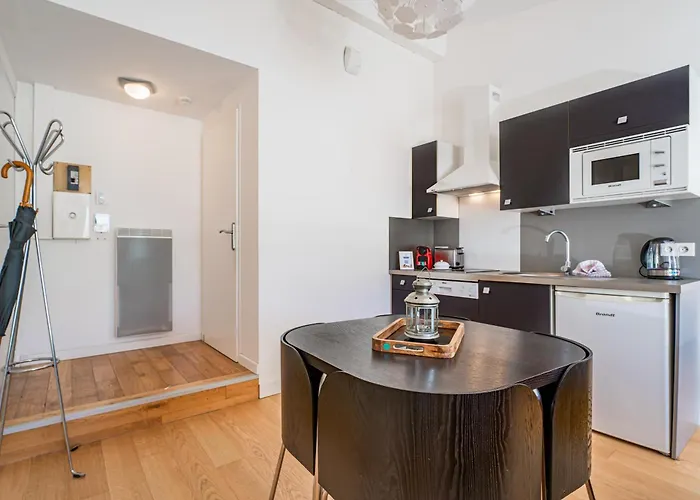 Superbe Climatise Avec Terrasse En Hyper Centre *