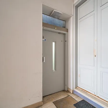 Superbe Climatise Avec Terrasse En Hyper Centre *